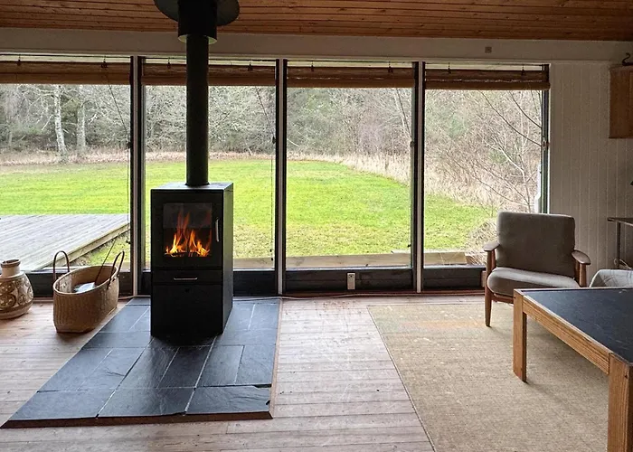 4 Bedroom Beautiful In * Ålbæk