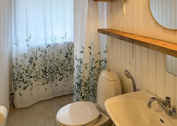 Semesterbostad 4 Bedroom Beautiful In Ålbæk